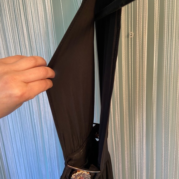 Pretty Little Thing Black Maxi Cut Out High Slit Gold Medallion Dress NWT Size 0 - Picture 12 of 16